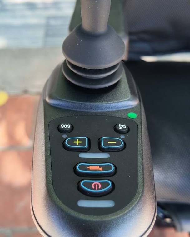 Xe lăn điện siêu nhẹ Lucass 612L